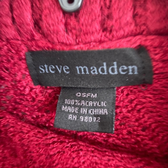 Steve Madden Maroon Knit Poncho - Picture 3 of 4